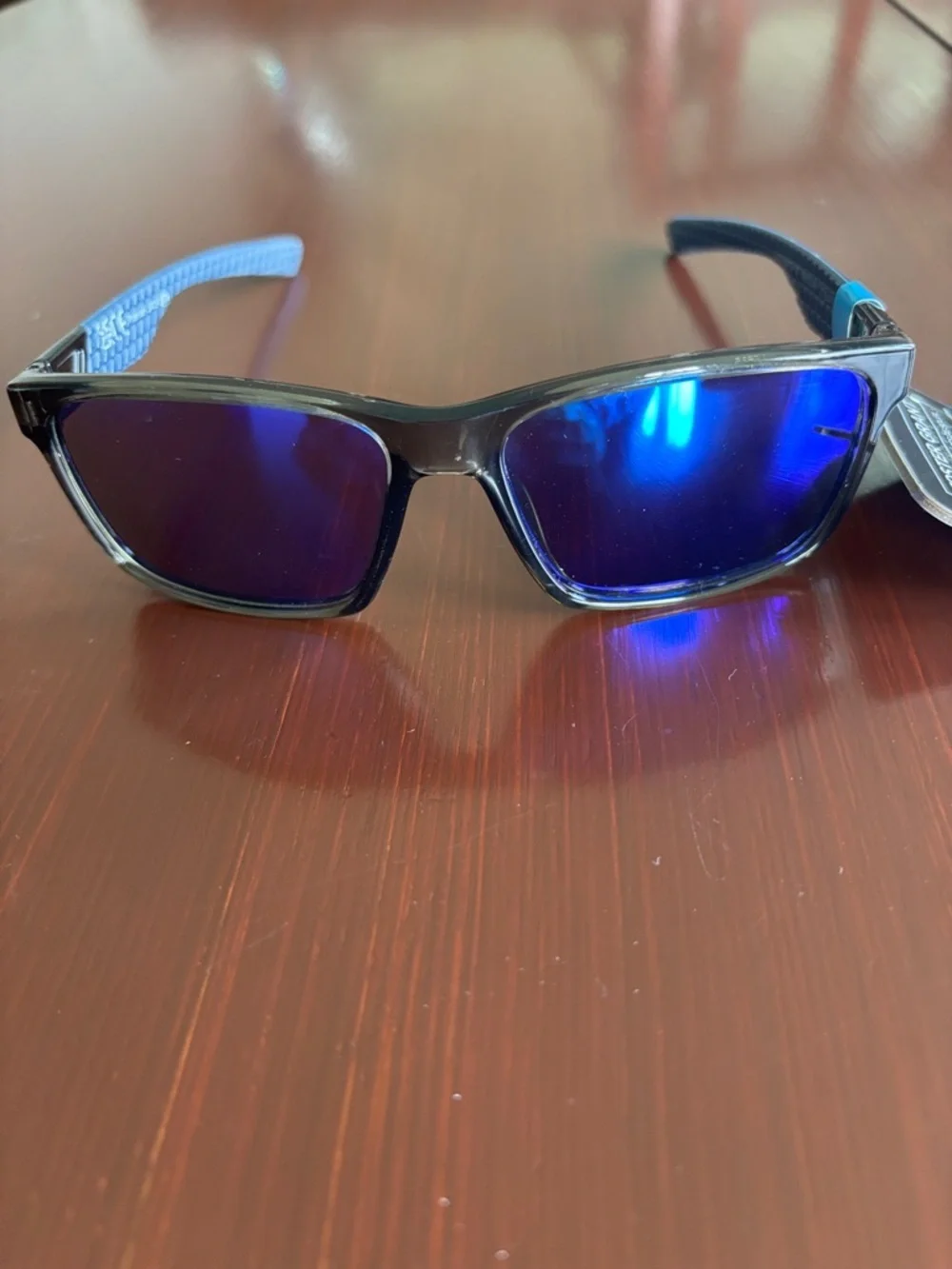 Foster Grant Polarized 100% UVA-UVB,black frame,mirror lens,rubberized temple